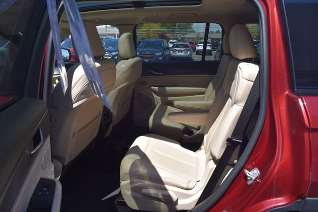 Used 2022 Jeep Grand Cherokee L Limited AWD/4WD image 39