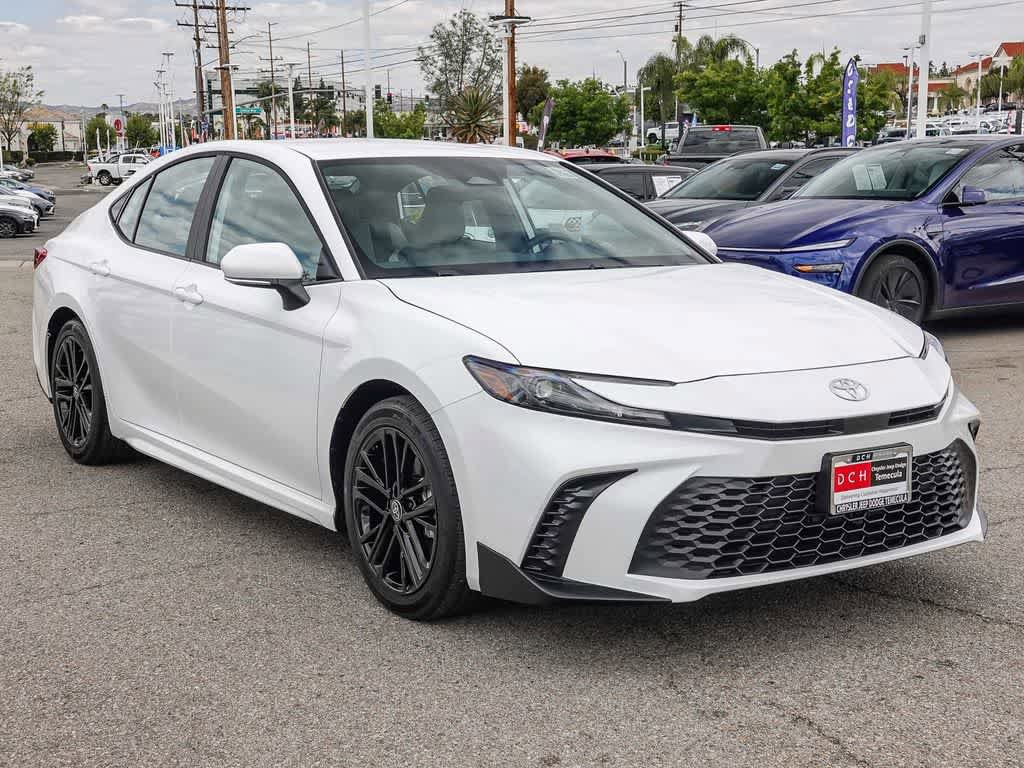 Used 2026 Toyota Camry SE FWD image 3