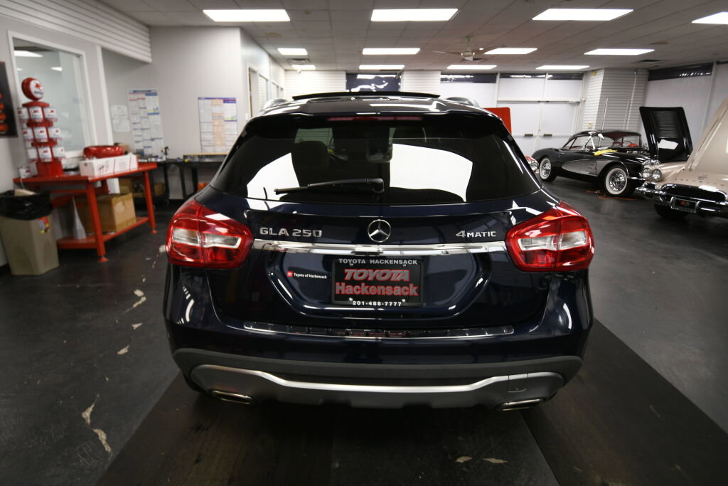 Used 2018 Mercedes-Benz GLA 250 4MATIC image 7