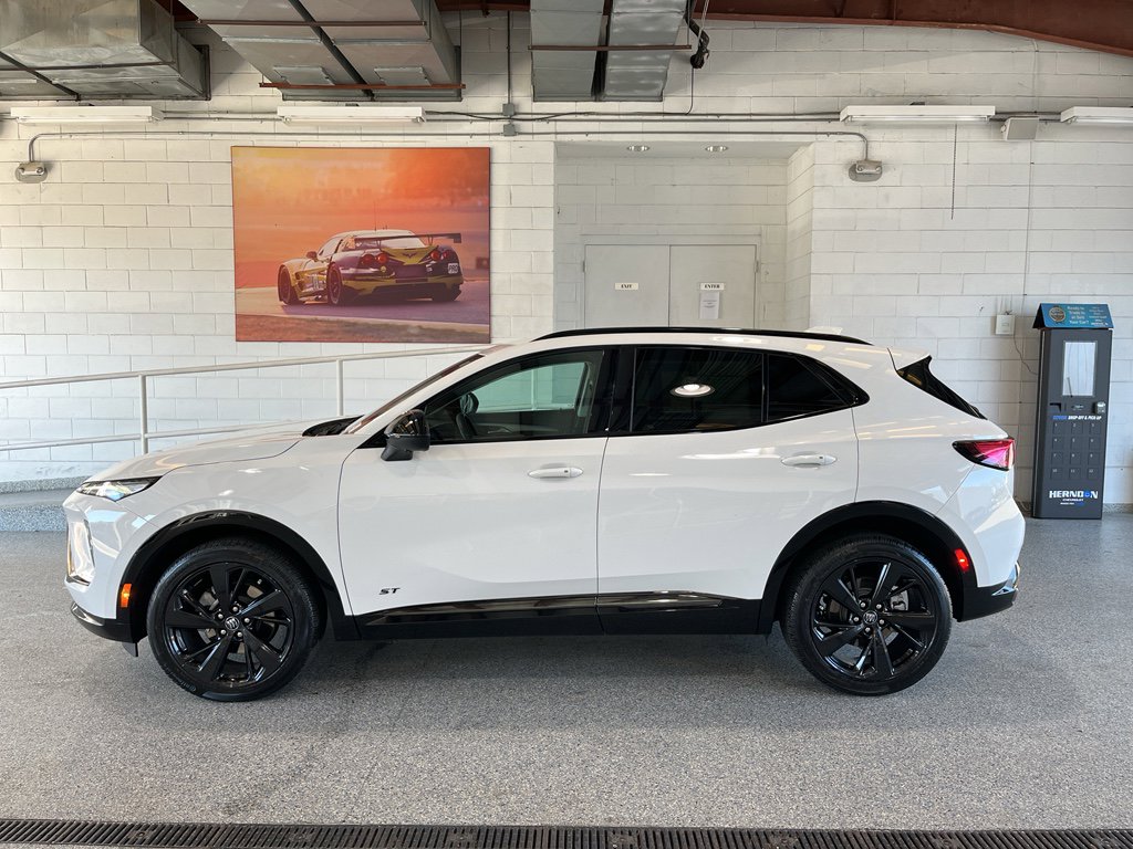 Used 2025 Buick Envision Sport Touring image 5