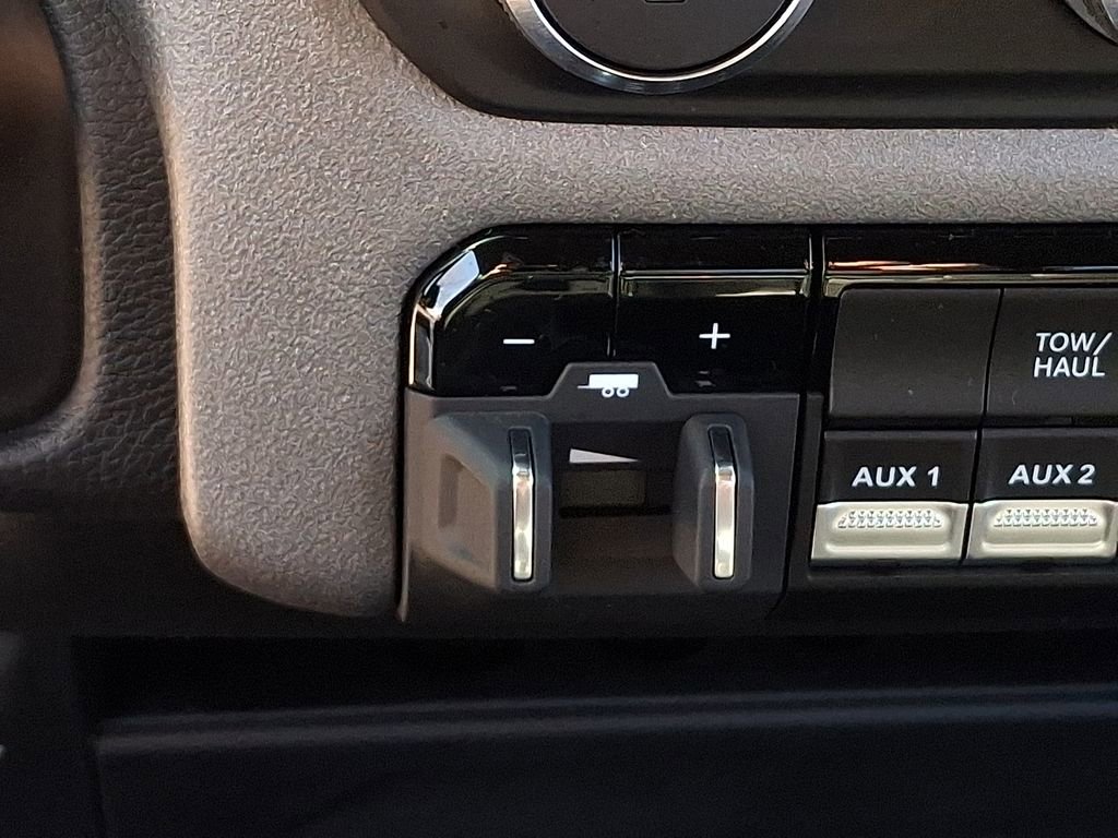 Used 2024 RAM 2500 Tradesman w/ Chrome Appearance Group image 21