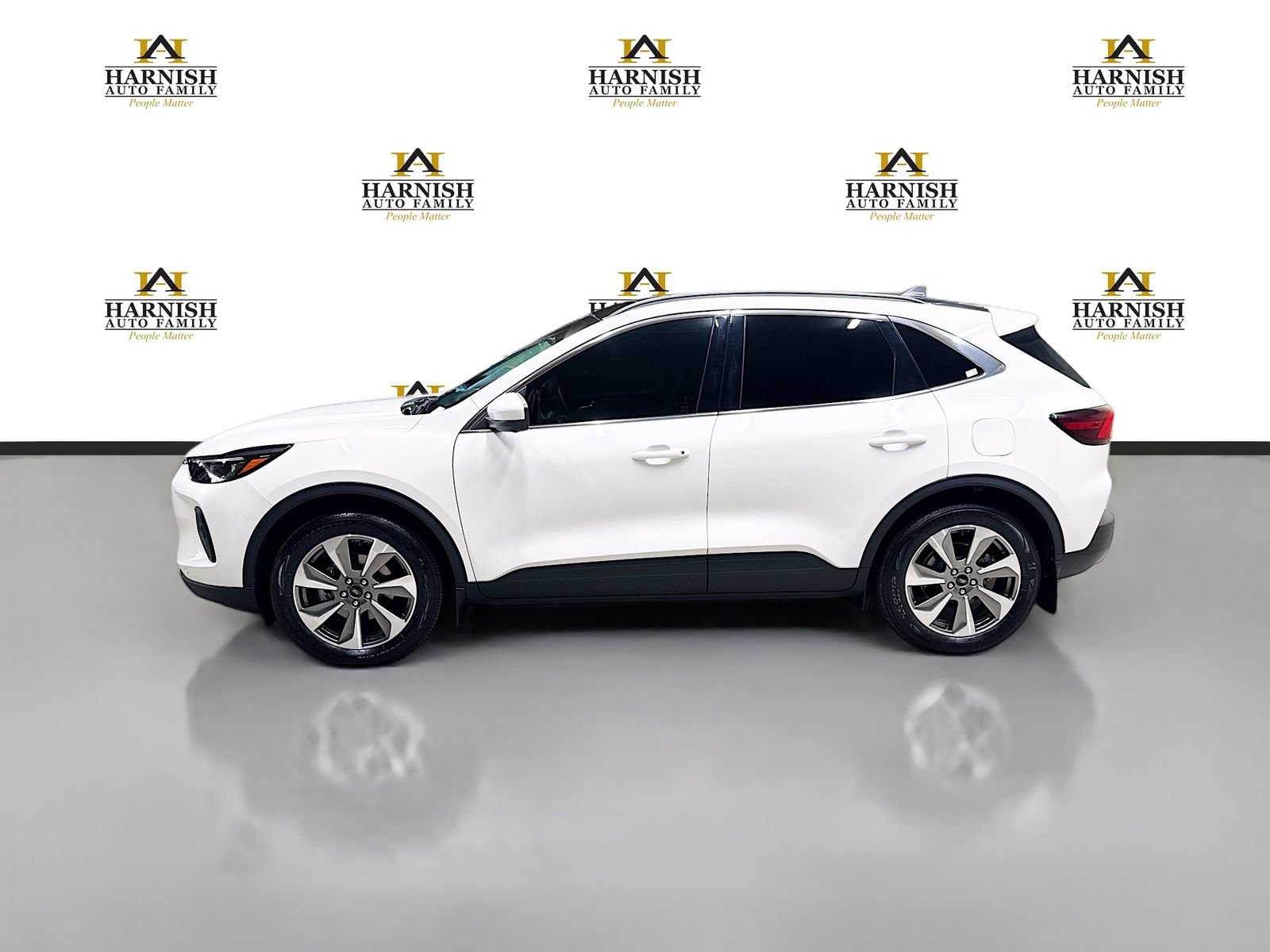 Used 2025 Ford Escape Platinum w/ Premium Technology Package AWD/4WD image 10