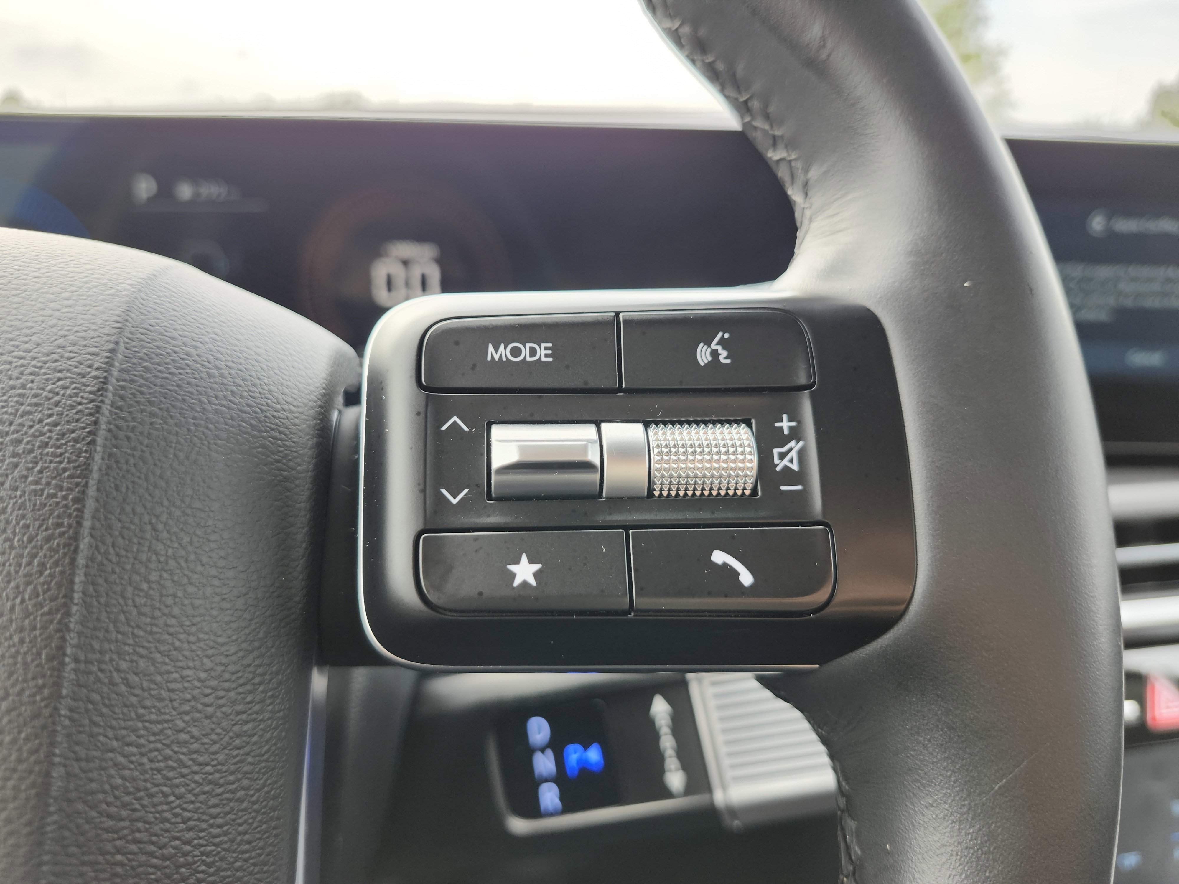 Used 2025 Hyundai Santa Fe SEL image 35