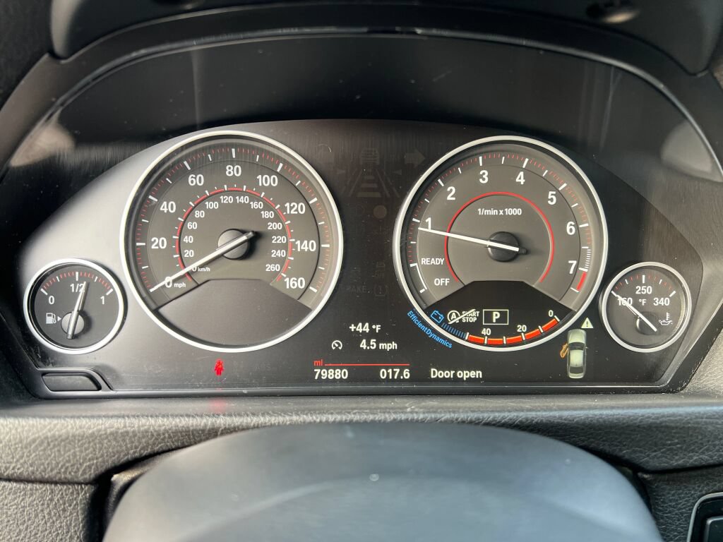 Used 2015 BMW 320i xDrive Sedan AWD/4WD image 28