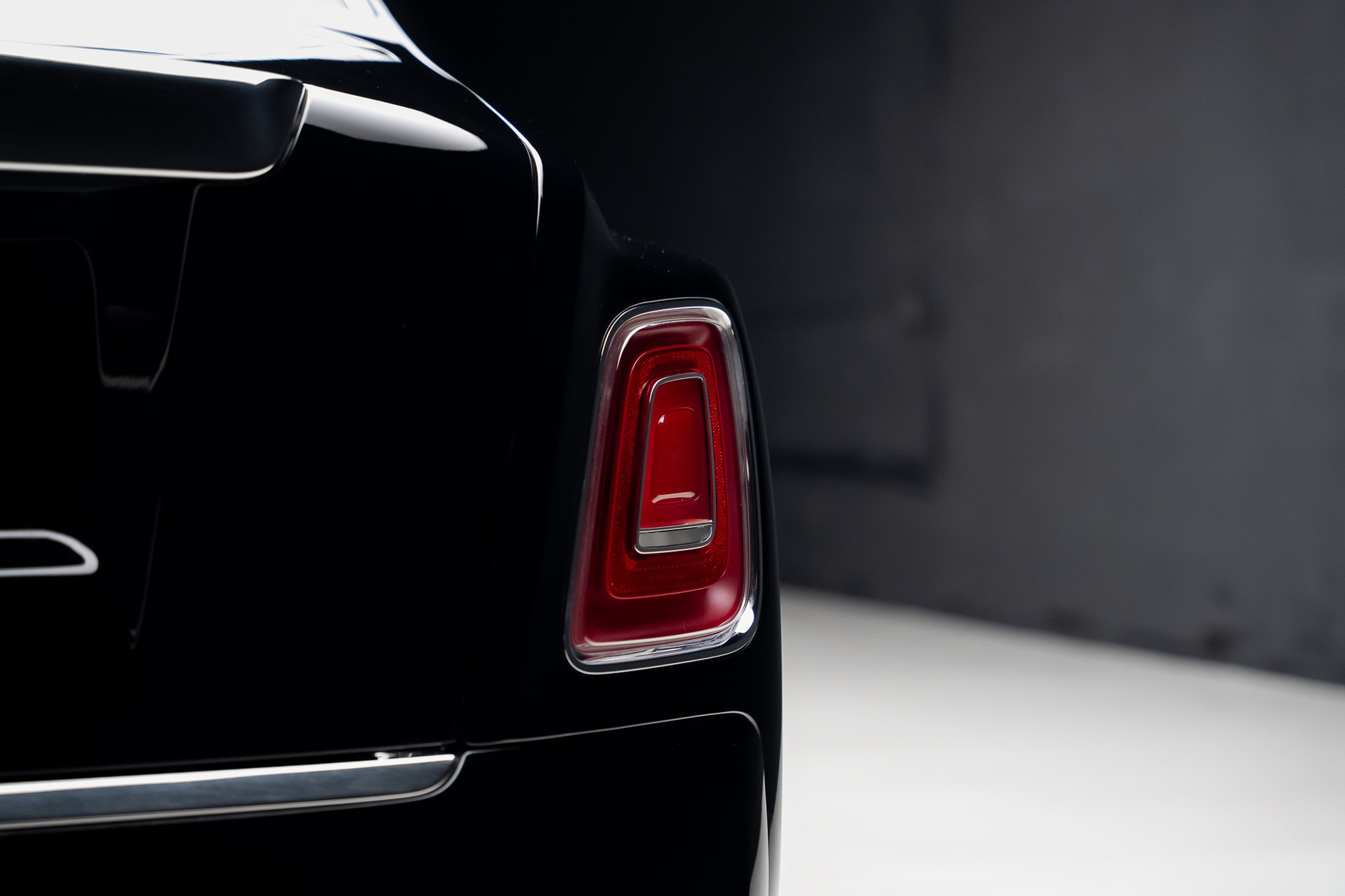 Used 2023 Rolls-Royce Phantom Sedan w/ The Phantom Package RWD image 30