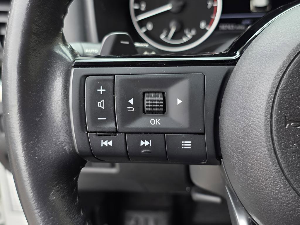 Used 2023 Nissan Rogue SL w/ SL Premium Package image 25