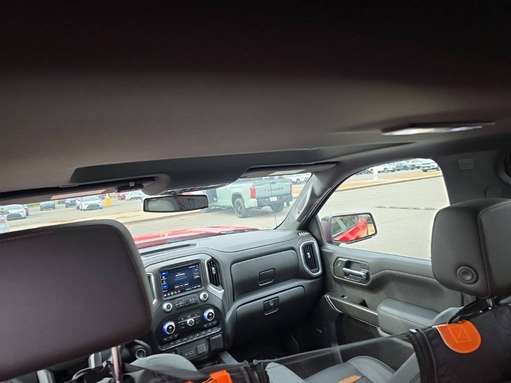 Used 2021 GMC Sierra 1500 AT4 w/ AT4 Premium Package image 9