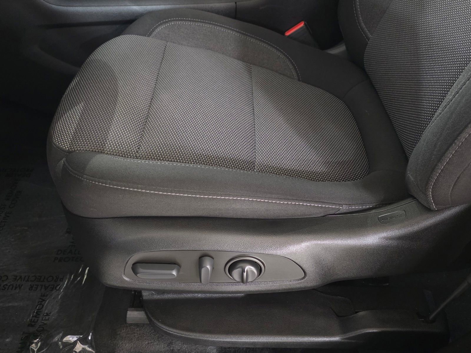 Used 2022 Chevrolet Traverse LT image 24