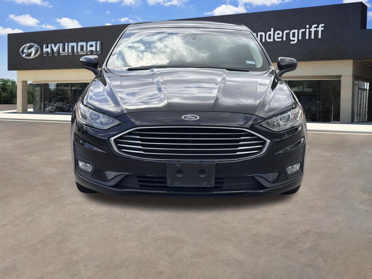 Used 2019 Ford Fusion SE w/ Equipment Group 151A image 3