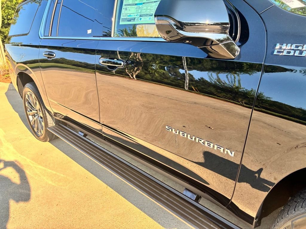 New 2026 Chevrolet Suburban High Country AWD/4WD image 5
