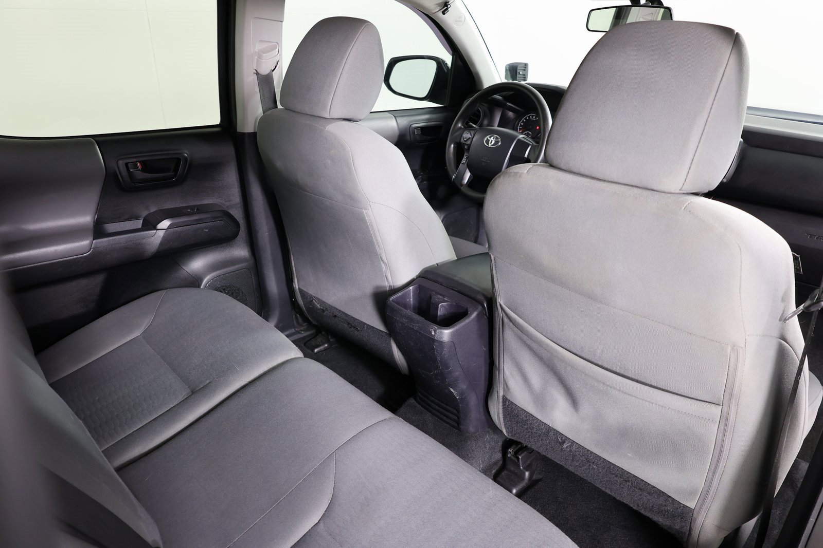 Used 2017 Toyota Tacoma SR image 30