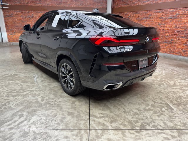 Used 2022 BMW X6 xDrive40i w/ M Sport Package image 3