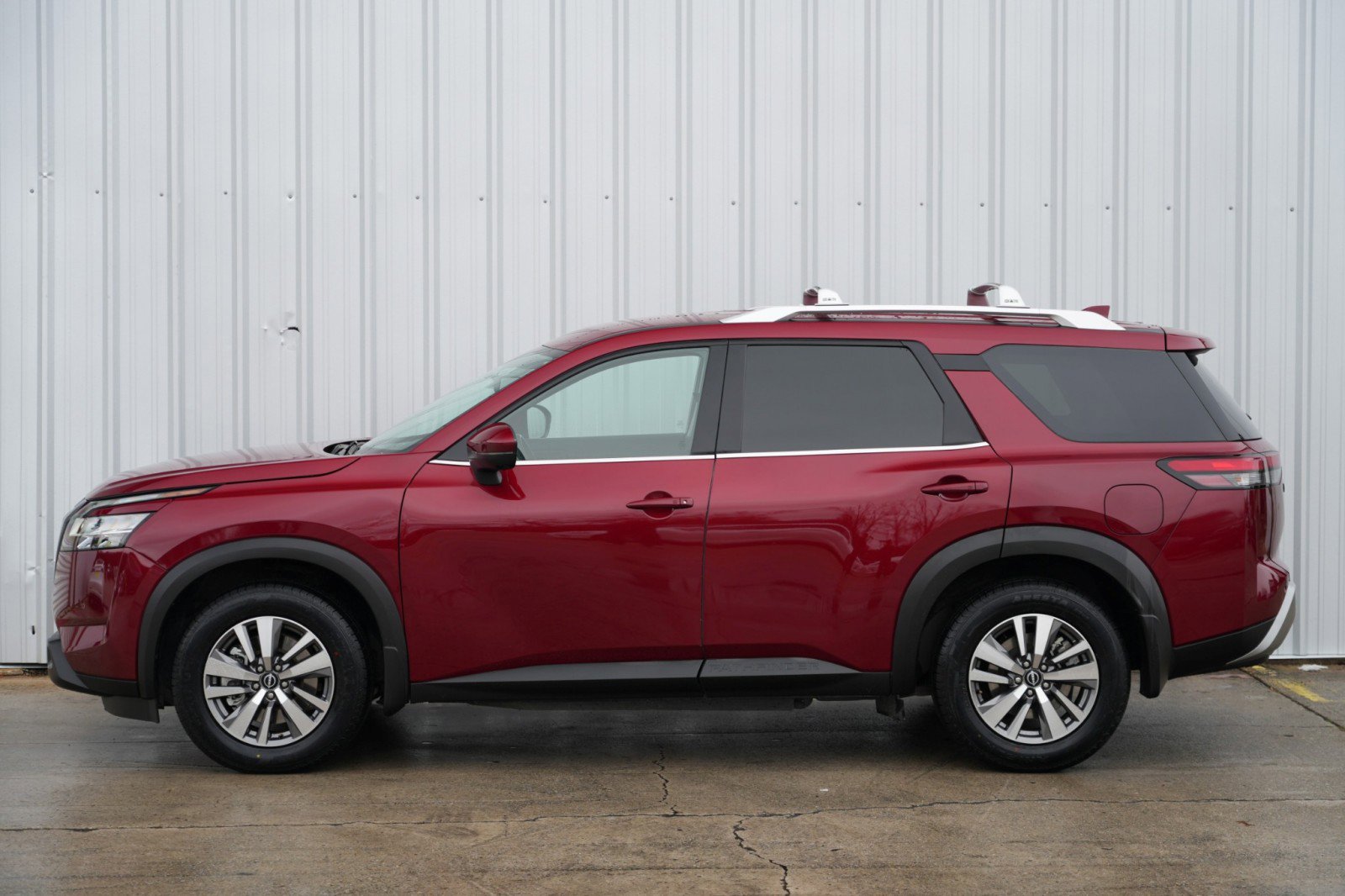 Used 2022 Nissan Pathfinder SL w/ Lighting Package (N92) image 49