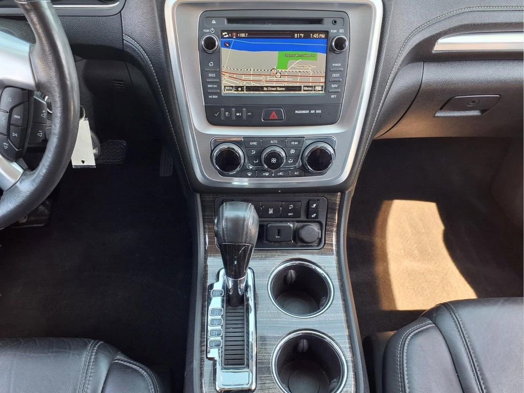 Used 2015 GMC Acadia SLT image 18