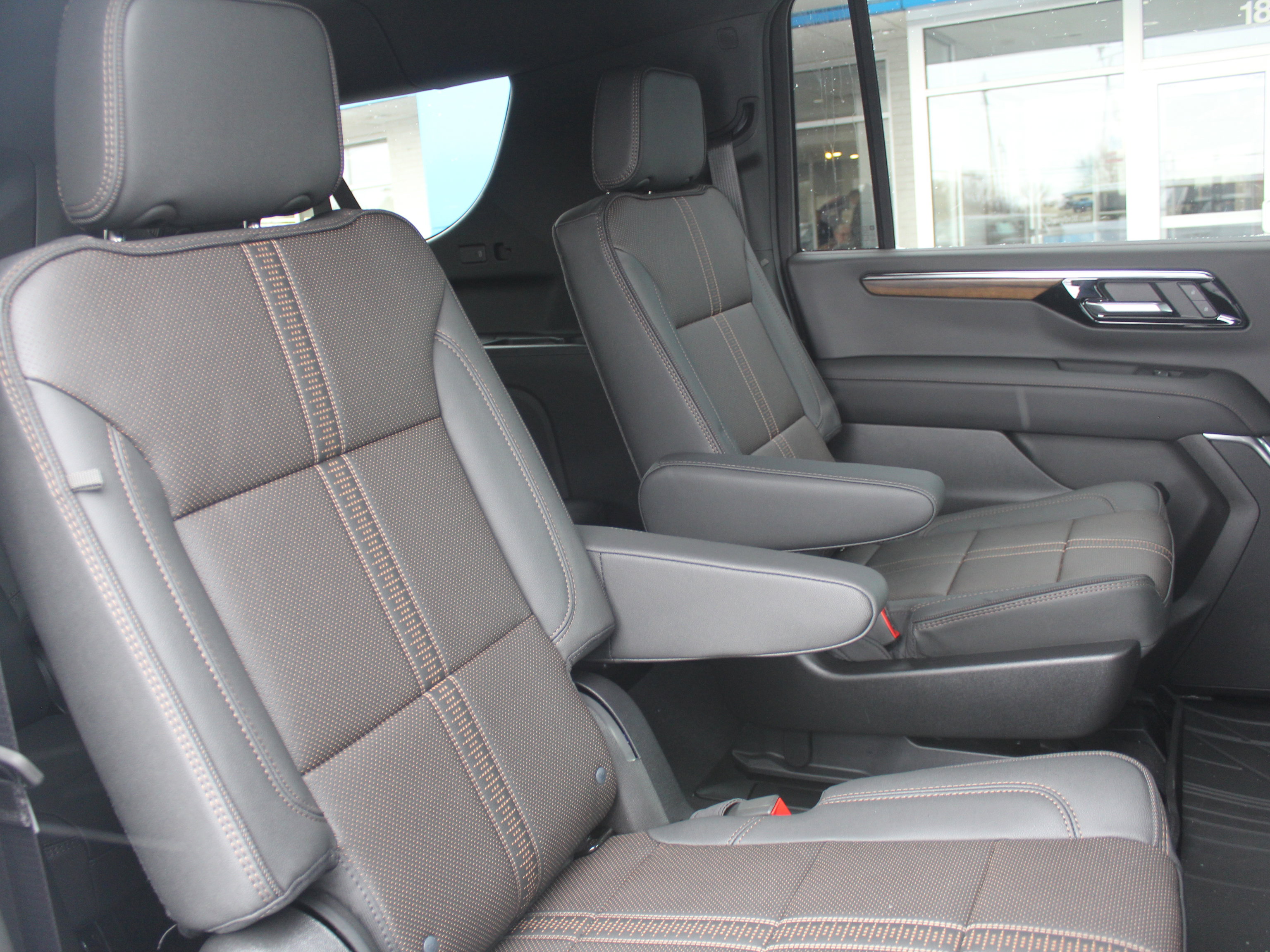 New 2026 Chevrolet Suburban High Country image 16