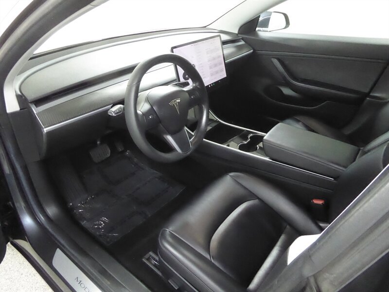 Used 2018 Tesla Model 3 Long Range RWD image 17