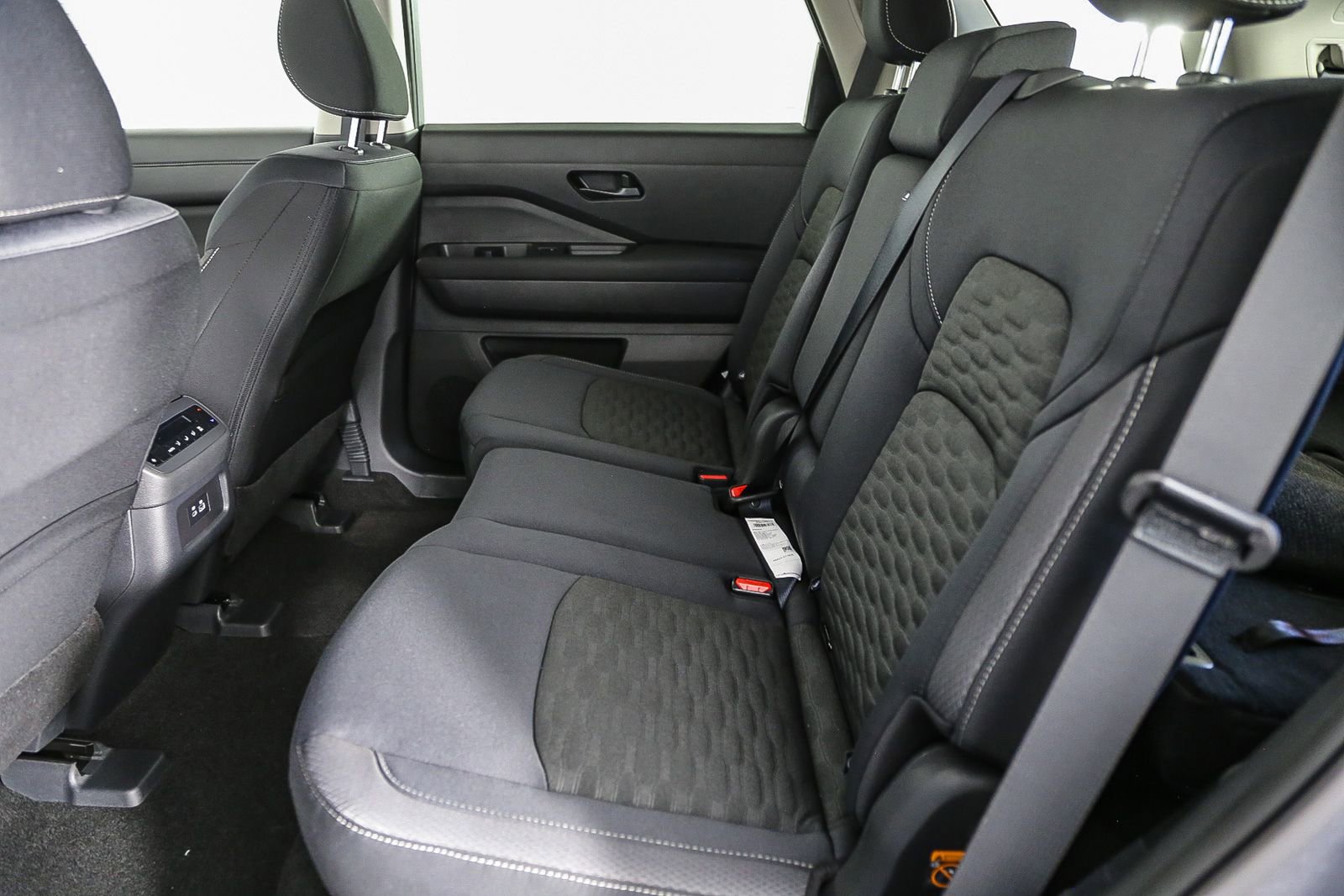 Certified 2025 Nissan Pathfinder SV image 20