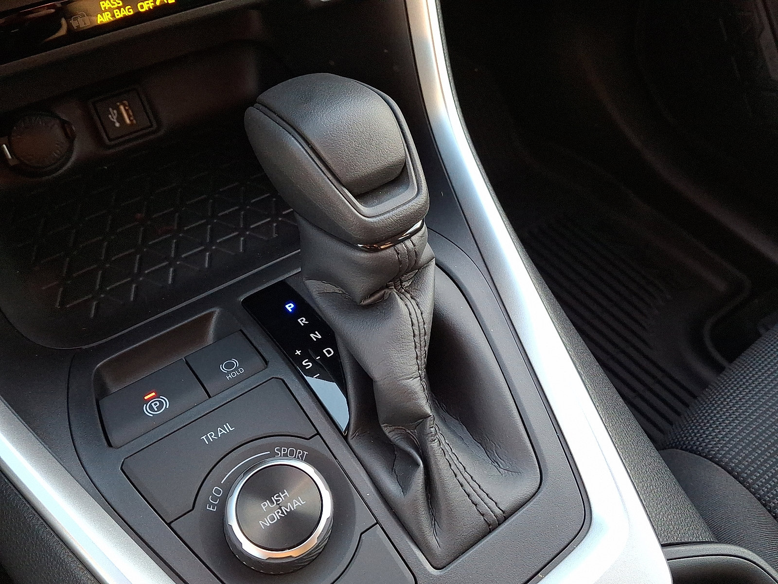 Certified 2025 Toyota RAV4 LE image 14