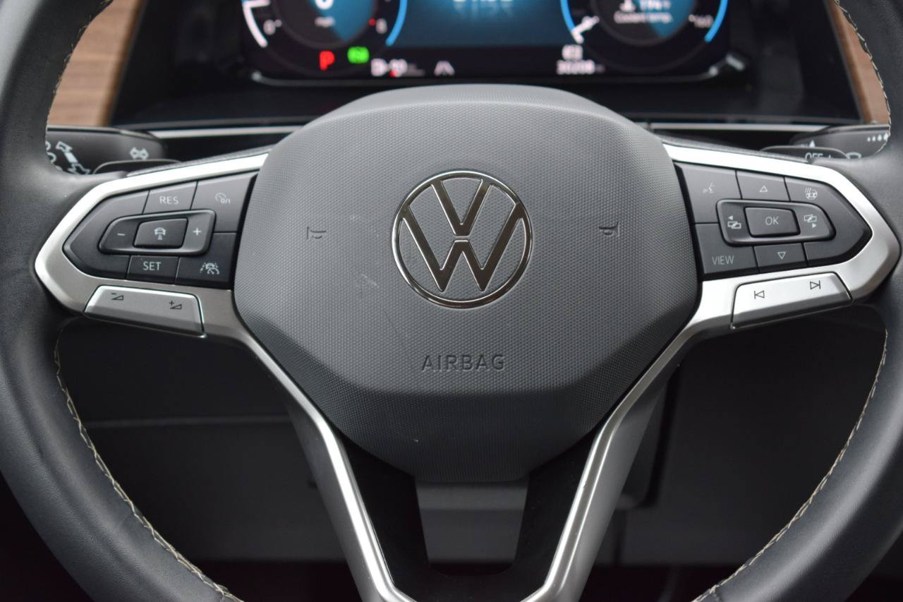 Used 2024 Volkswagen Atlas SE AWD/4WD image 19