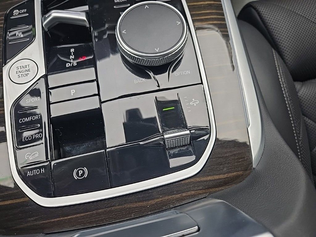 Used 2024 BMW X7 xDrive40i w/ Climate Comfort Package image 62