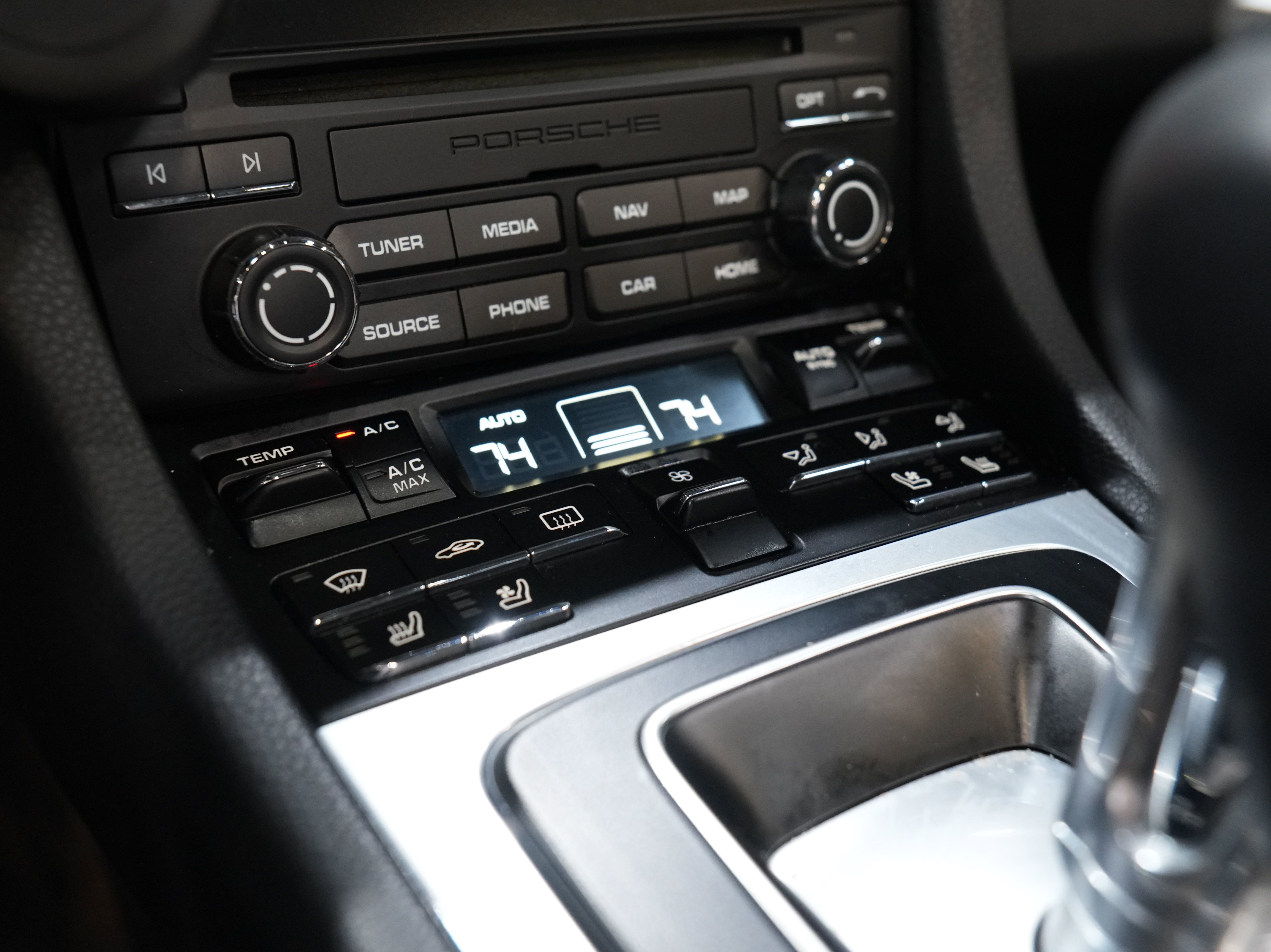 Used 2017 Porsche 911 Carrera S image 40