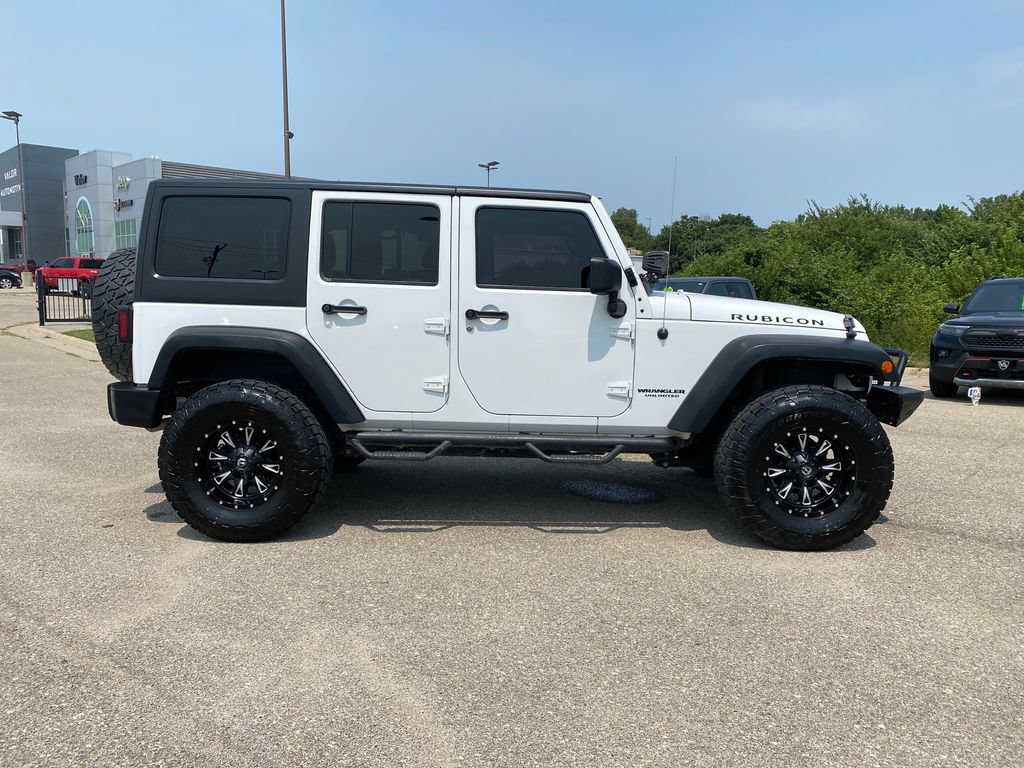Used 2014 Jeep Wrangler Unlimited Rubicon w/ Connectivity Group AWD/4WD image 7