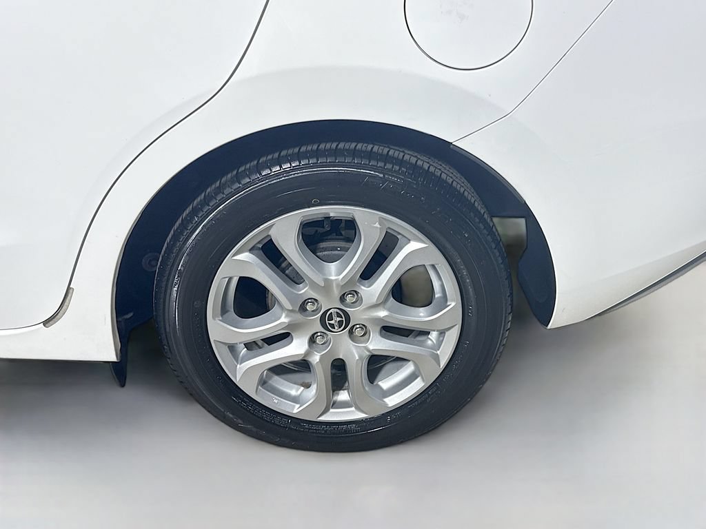 Used 2016 Scion iA FWD image 9