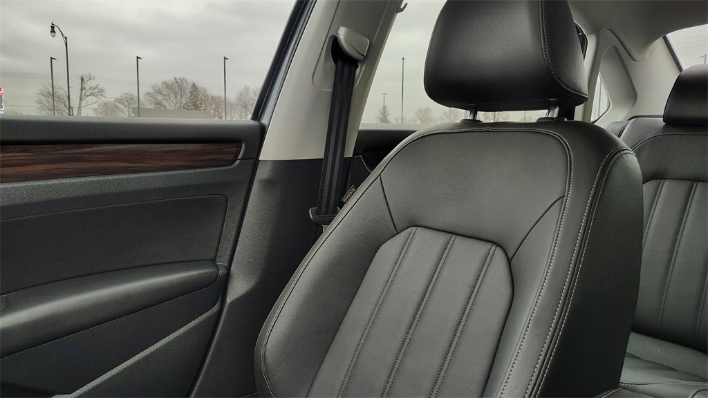 Used 2020 Volkswagen Passat 2.0T SEL image 24