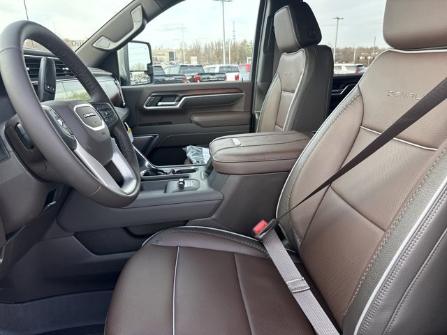 New 2026 GMC Sierra 2500 Denali w/ Denali Reserve Package AWD/4WD image 4