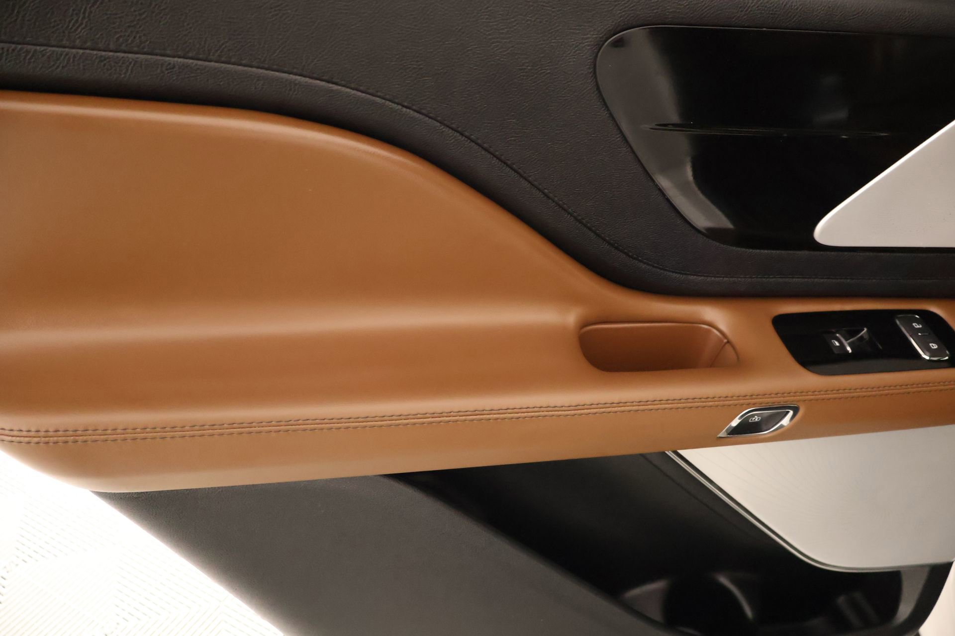 Used 2022 Lincoln Aviator Reserve w/ Equipment Group 201A image 19