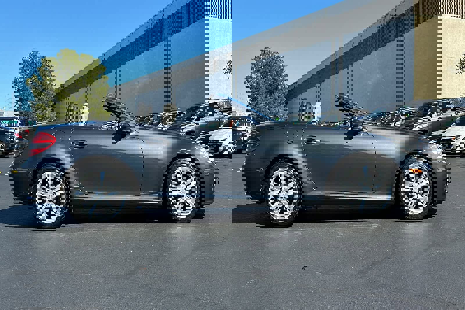 Used 2010 Mercedes-Benz SLK 300 image 6