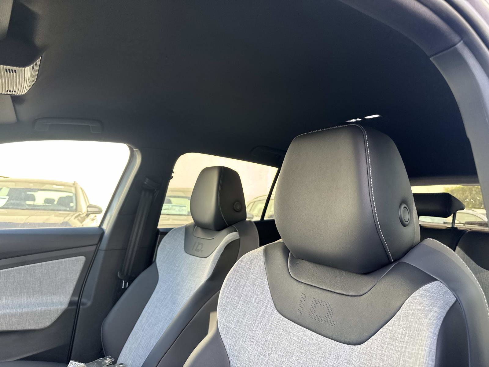 New 2026 Volkswagen ID.4 Pro RWD image 15