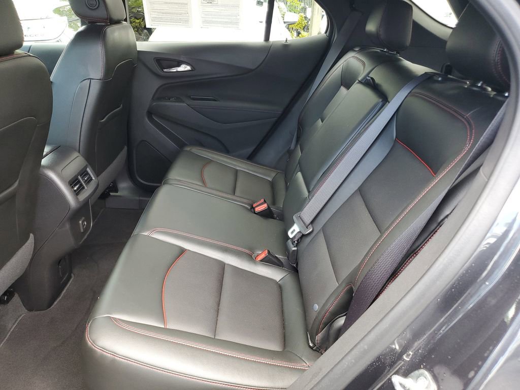 Used 2022 Chevrolet Equinox RS w/ RS Leather Package image 11