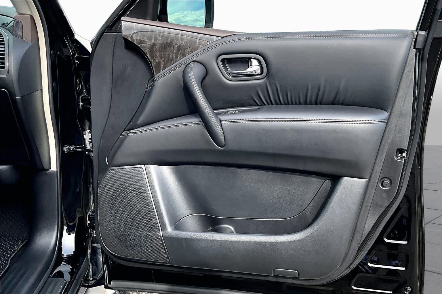 Used 2023 Nissan Armada Platinum w/ Captain's Chairs Package RWD image 23