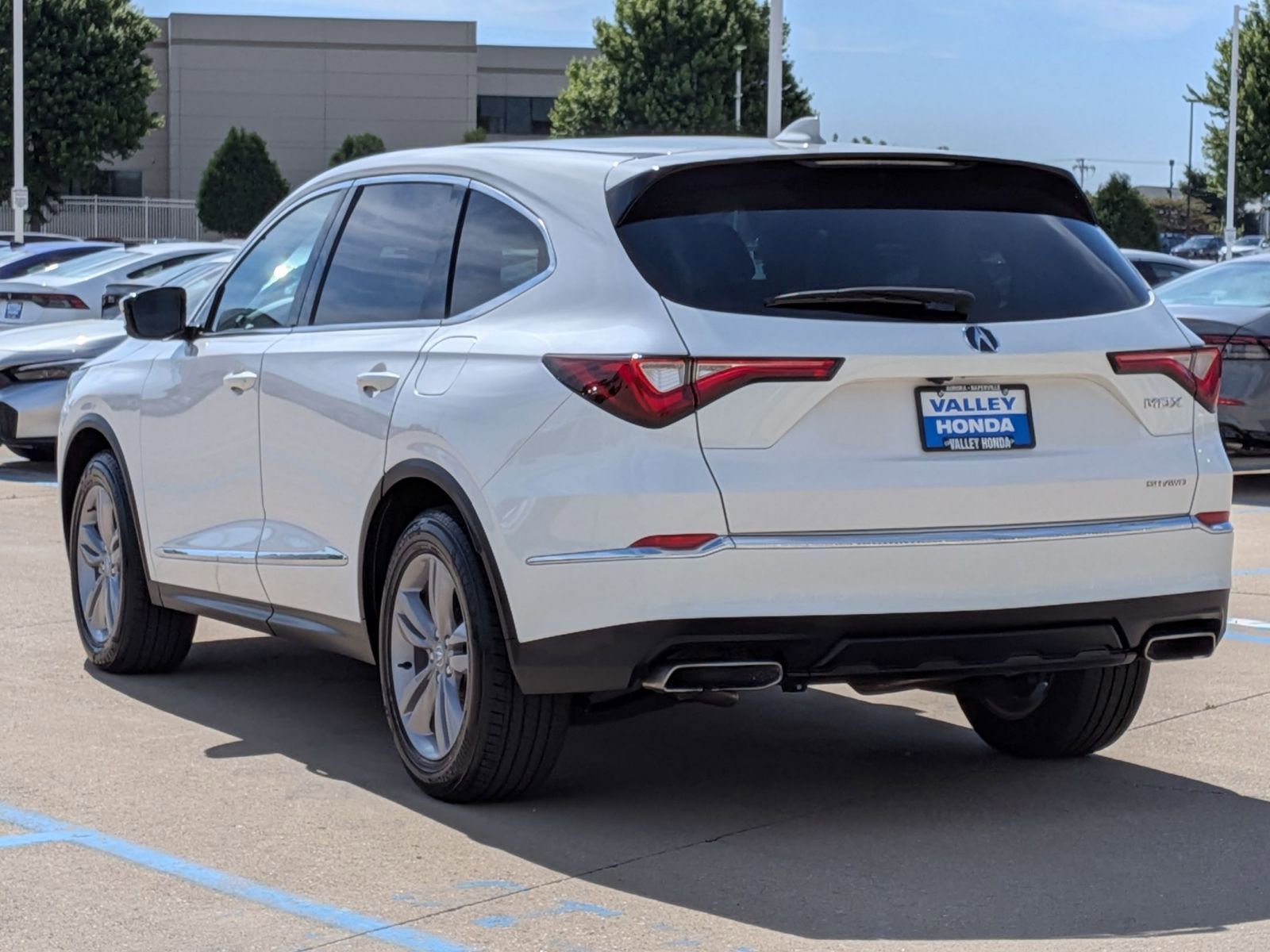 Used 2023 Acura MDX SH-AWD image 8