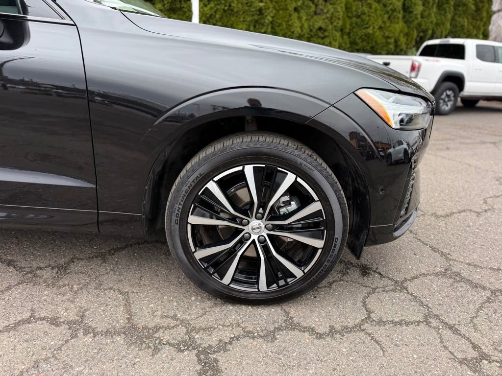 Used 2025 Volvo XC60 B5 Plus w/ Protection Package Premier image 12
