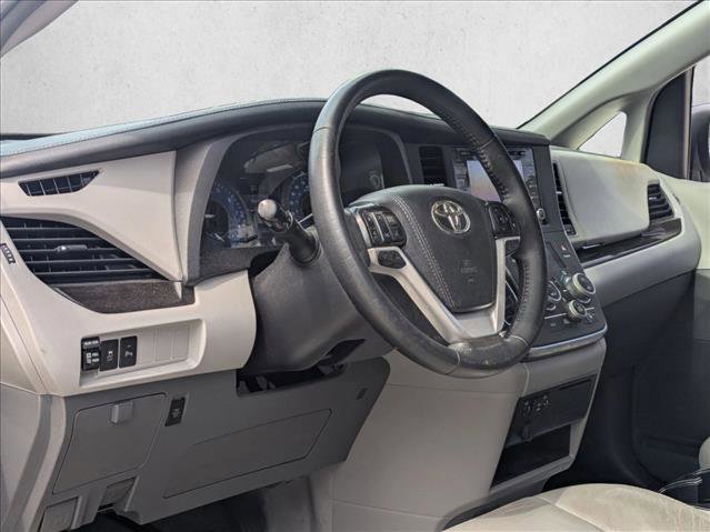 Used 2019 Toyota Sienna XLE w/ XLE Navigation Package FWD image 9