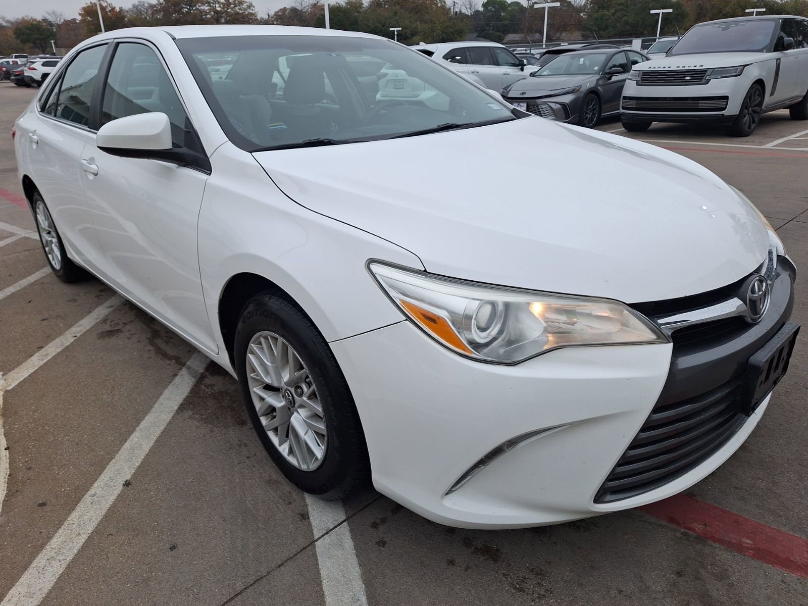 Used 2016 Toyota Camry LE image 8