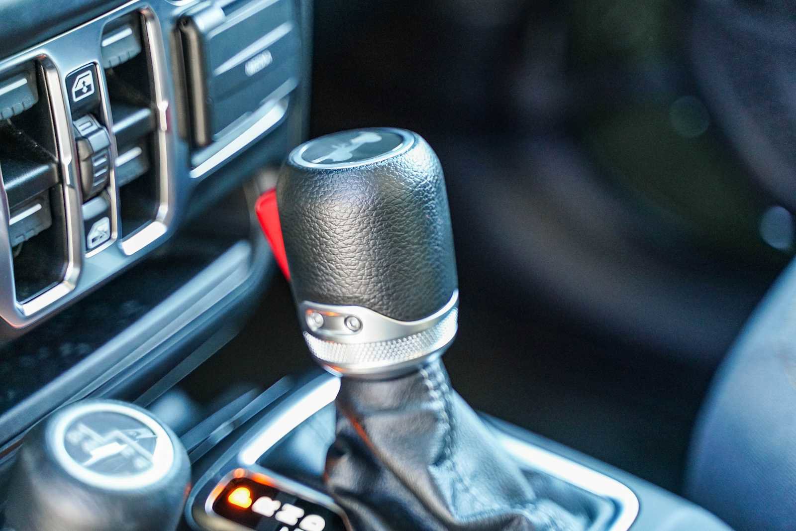 Used 2024 Jeep Wrangler Sport S image 16