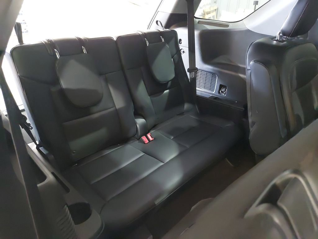 Used 2021 Ford Explorer XLT w/ Equipment Group 202A RWD image 12