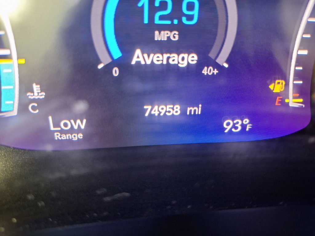 Used 2021 Chrysler Pacifica Touring-L FWD image 19