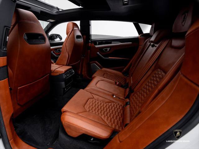 Used 2022 Lamborghini Urus AWD/4WD image 48