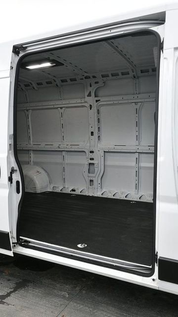Used 2025 RAM ProMaster 2500 w/ Convenience Group image 11
