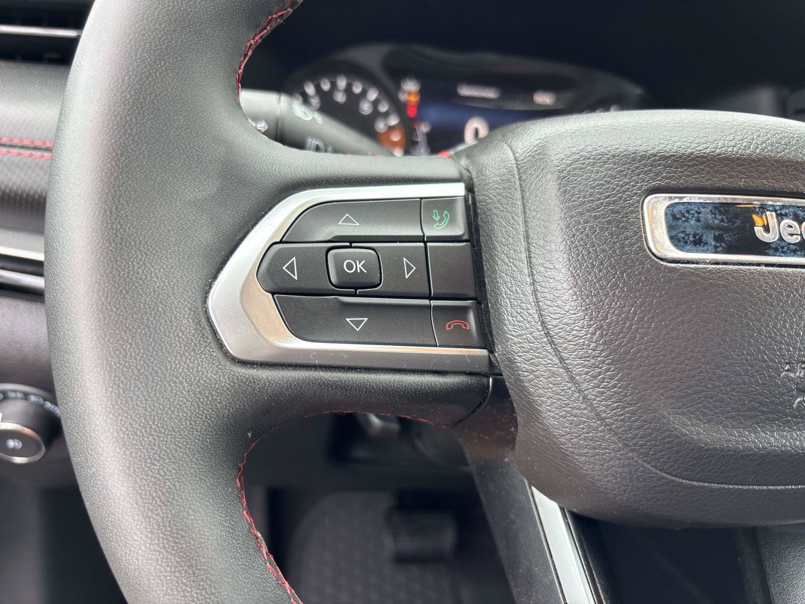 Used 2022 Jeep Compass Trailhawk AWD/4WD image 19
