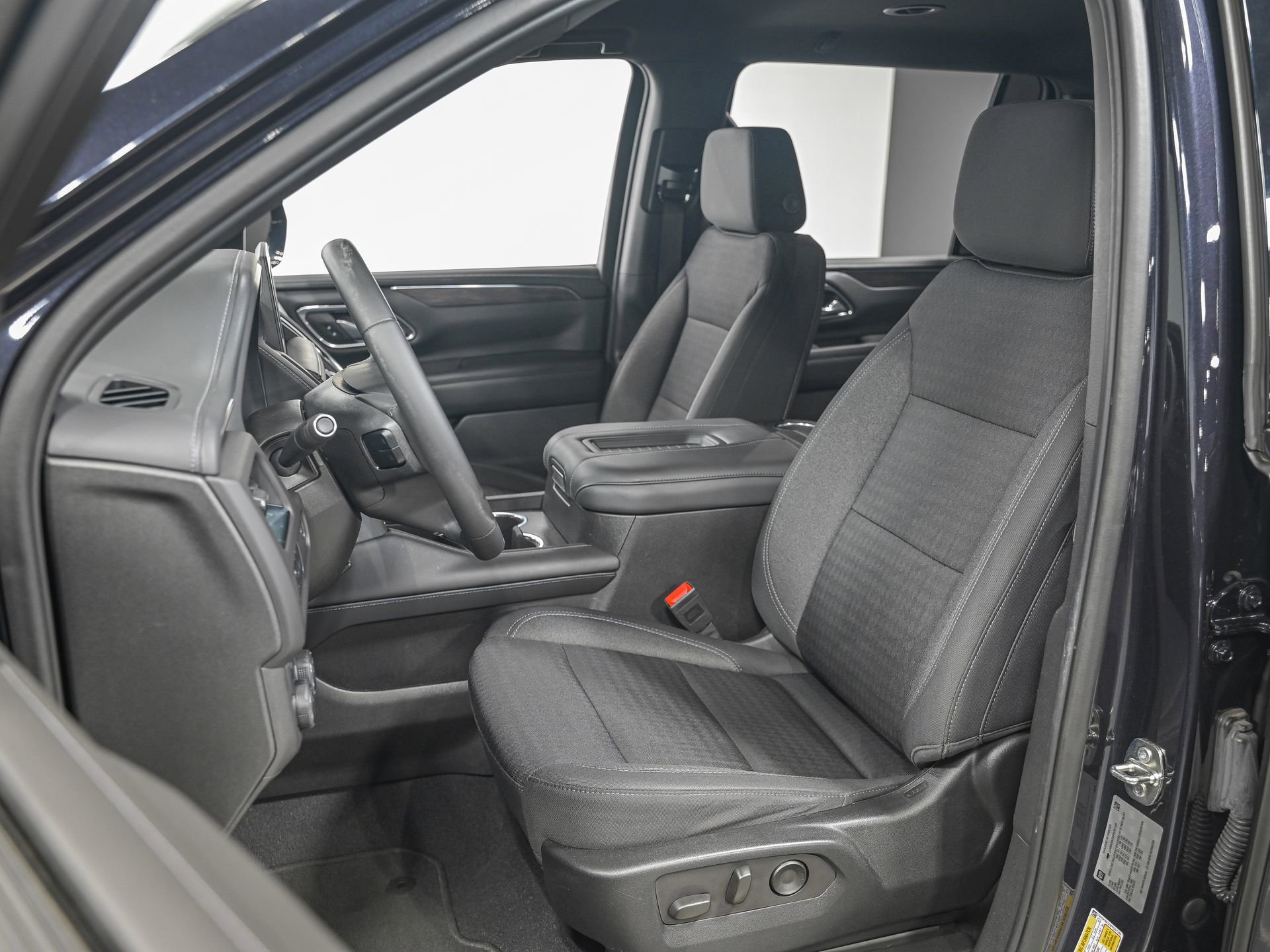 Used 2023 Chevrolet Suburban LS image 16