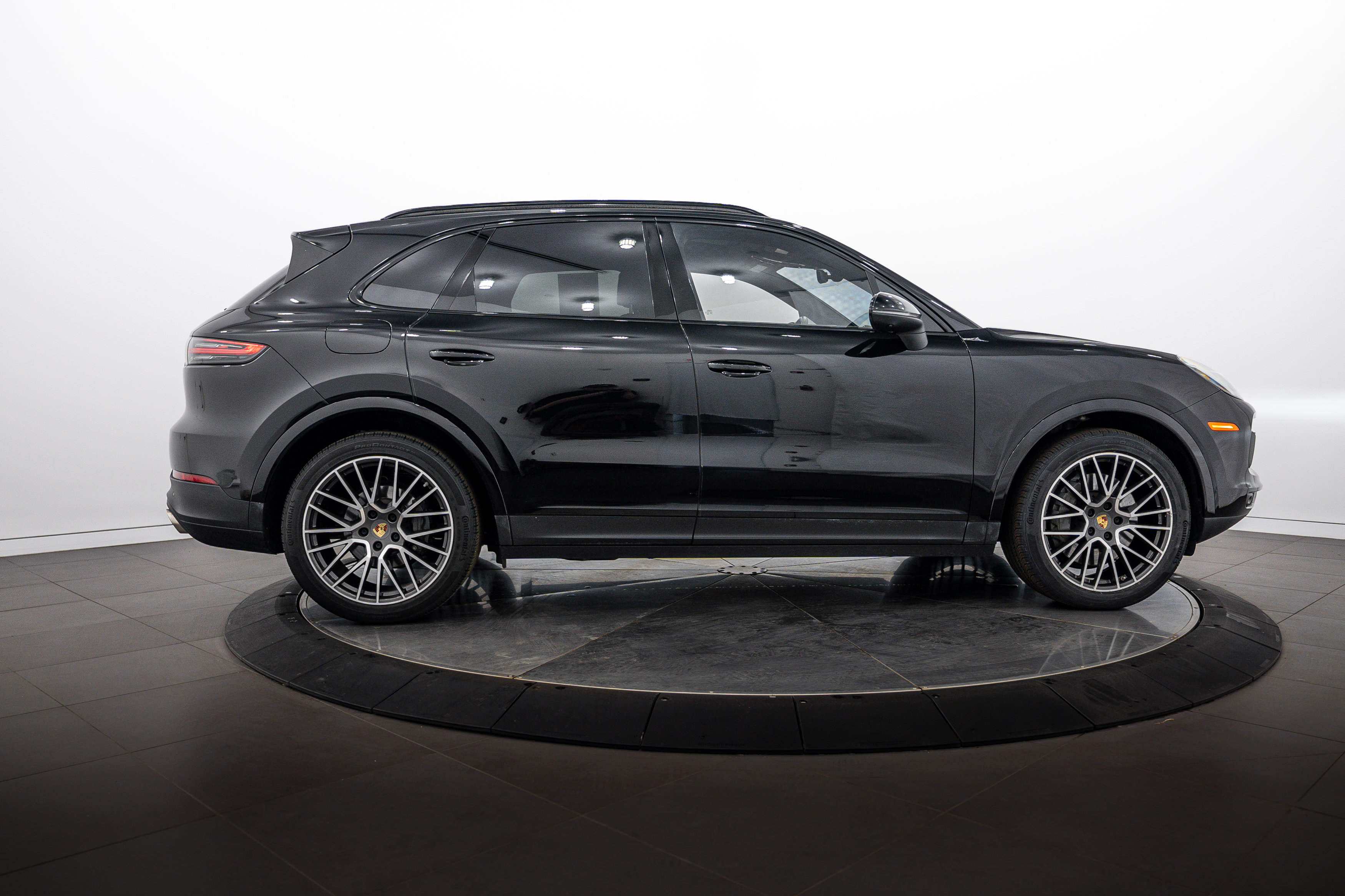 Certified 2023 Porsche Cayenne S AWD/4WD image 8