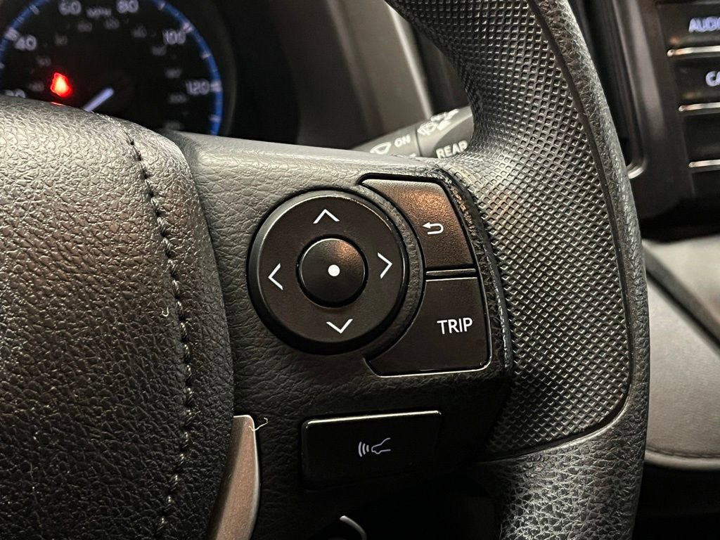 Used 2017 Toyota RAV4 LE image 22