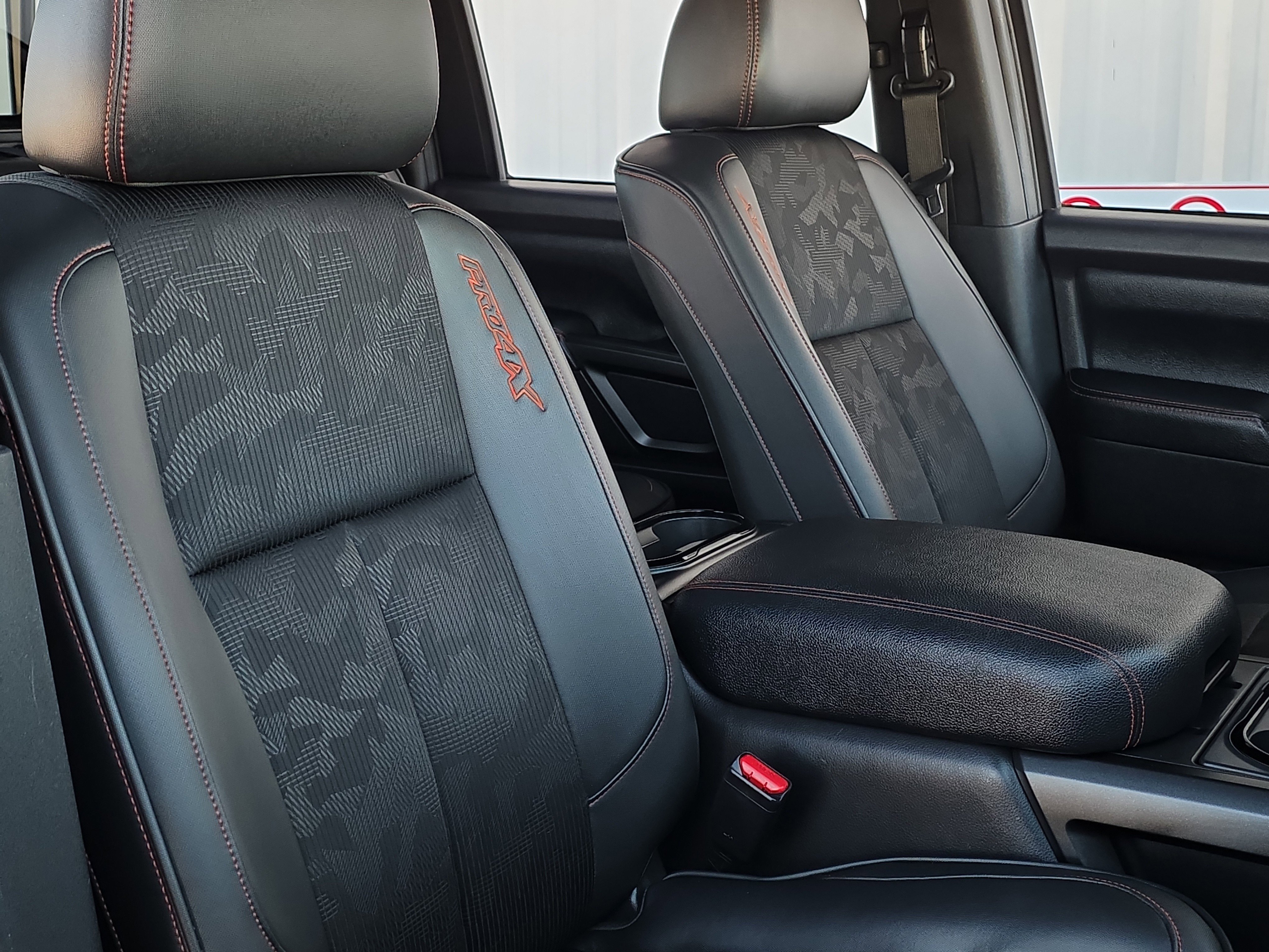 Used 2021 Nissan Titan PRO-4X w/ Off Road Protection Package image 31