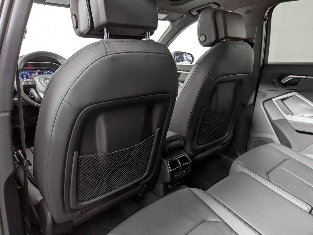 Used 2020 Audi Q3 2.0T Premium w/ Convenience Package image 39