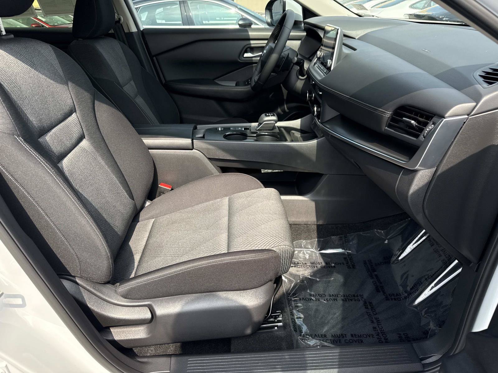 Used 2025 Nissan Rogue SV FWD image 20